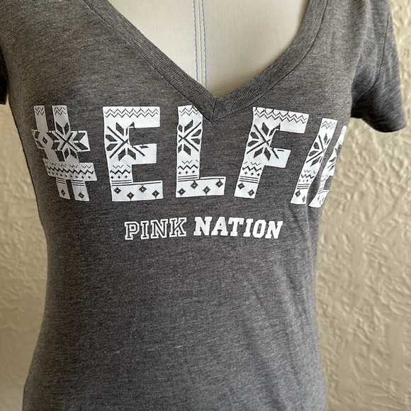 Victoria’s Secret Pink Elfie Fair Isle Christmas T-Shirt Gray White - Picture 2 of 7